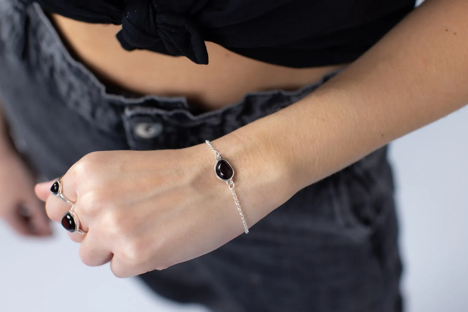 Cherry Amber ELEMENT Link Chain Bracelet - Elegant Baltic Amber Jewelry by Baltic Beauty