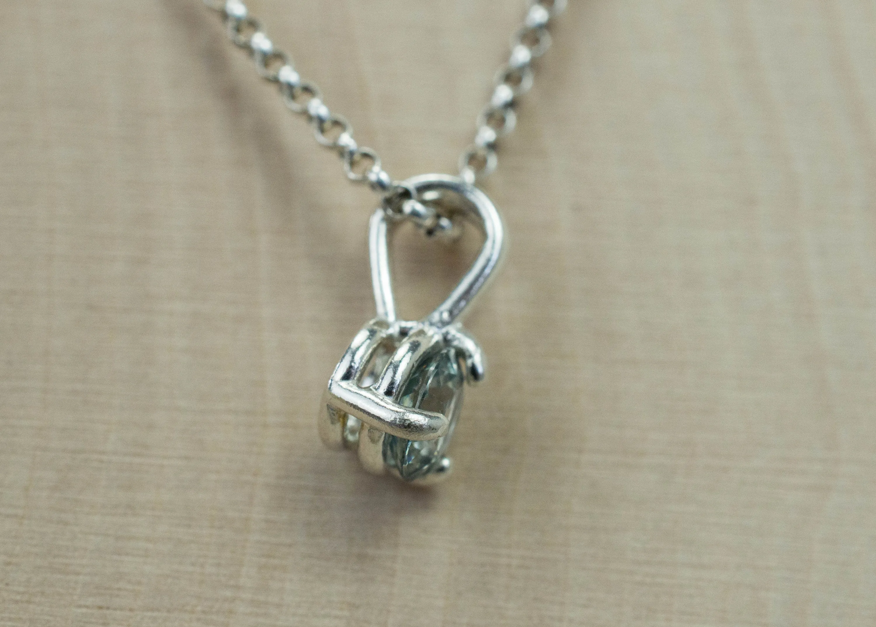 Montana Sapphire Pendant; Natural Untreated USA Sapphire; 0.730cts