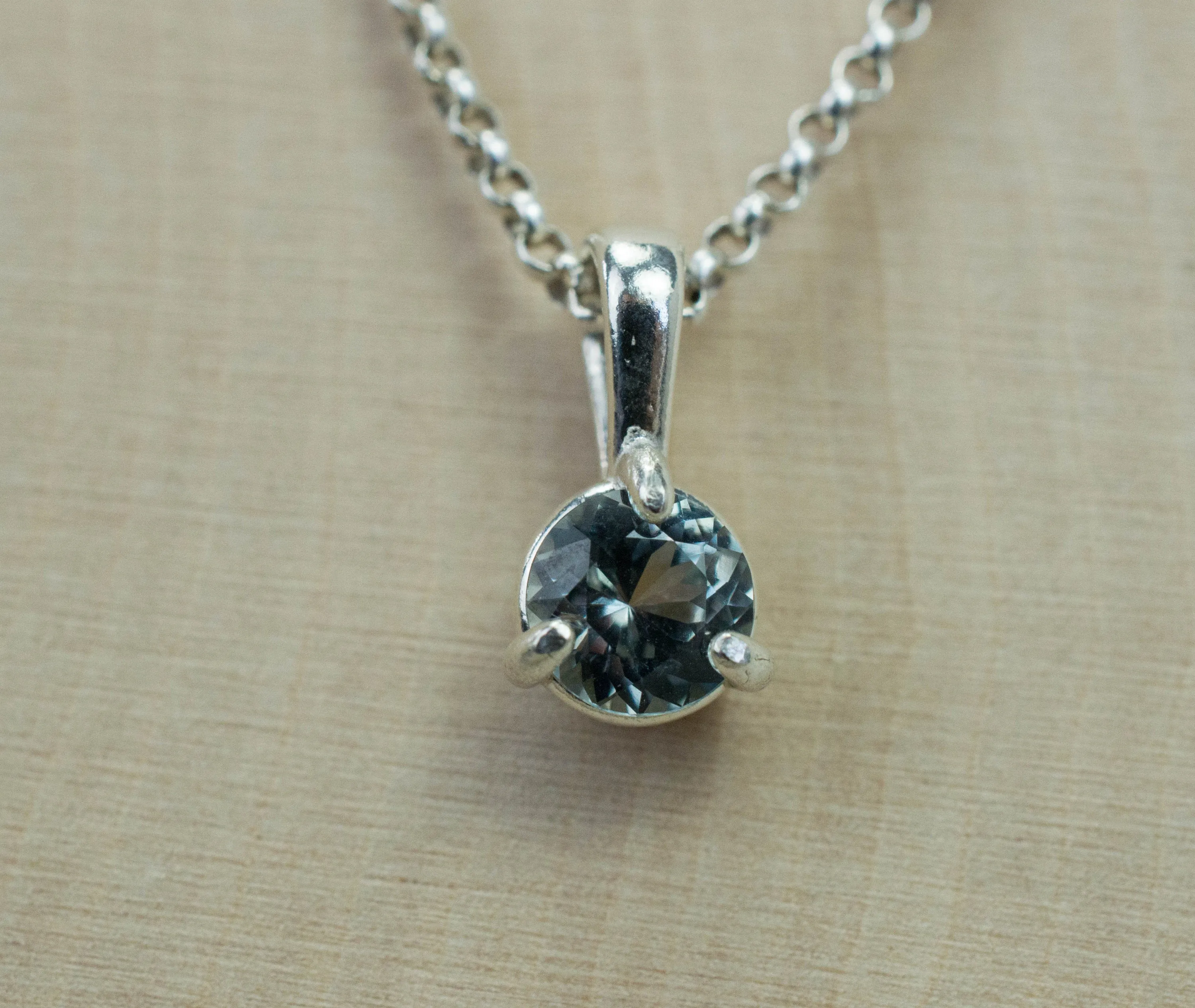 Montana Sapphire Pendant; Natural Untreated USA Sapphire; 0.730cts